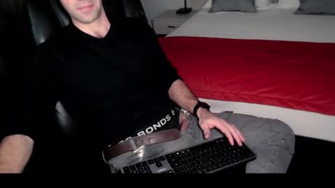 australopithas online show from 9, 11, 2025