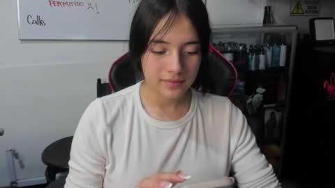 Snapshot of ava_broown chatting on 23, 12, 2024 online show from 23, 12, 2024