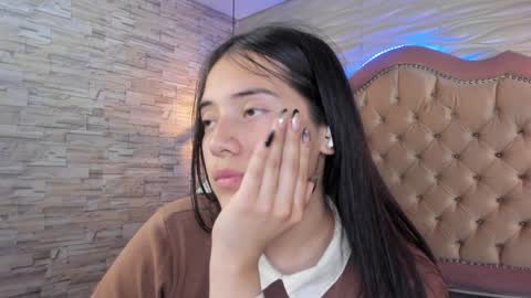 Snapshot of ava_broown chatting on 12, 1, 2025 online show from 12, 1, 2025