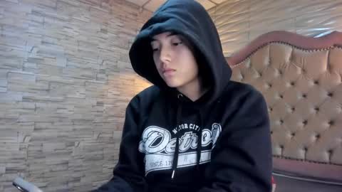 Snapshot of ava_broown chatting on 4, 2, 2025 online show from 4, 2, 2025
