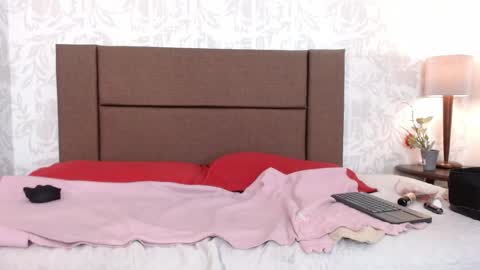 Ava  online show from 15, 4, 2026