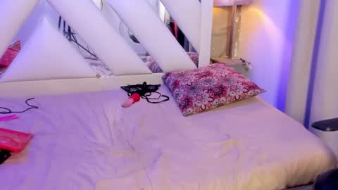 Ava Wilde online show from 4, 11, 2025