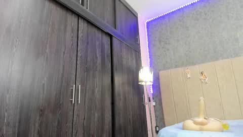 Snapshot of avaa_am chatting on 21, 12, 2025 AVA online show from 21, 12, 2025