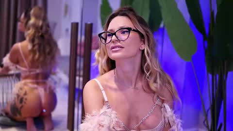 Ava online show from 24, 10, 2025