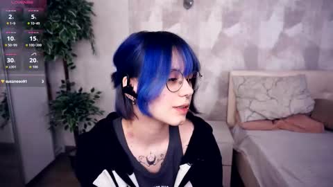 avaobierne online show from 5, 12, 2025