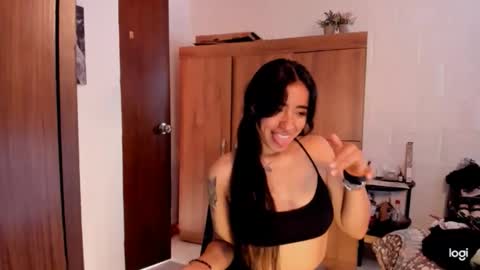 Snapshot of ave_fenix69 chatting on 4, 2, 2026 Valery -- online show from 4, 2, 2026