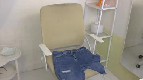 Snapshot of averageuncut1 chatting on 31, 1, 2026 Rhian online show from 31, 1, 2026