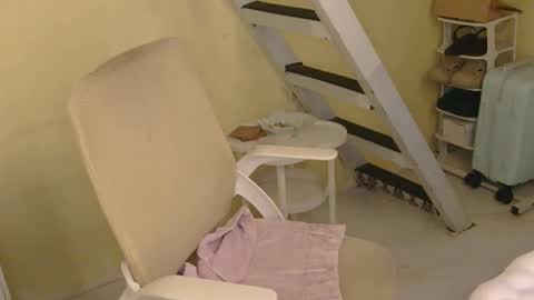 Snapshot of averageuncut1 chatting on 15, 2, 2026 Rhian online show from 15, 2, 2026