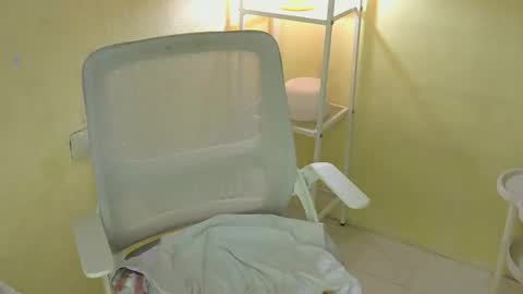 Snapshot of averageuncut1 chatting on 25, 2, 2026 Rhian online show from 25, 2, 2026