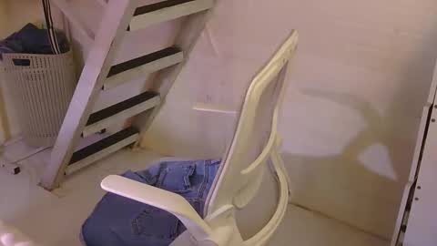 Snapshot of averageuncut1 chatting on 14, 4, 2026 Rhian online show from 14, 4, 2026