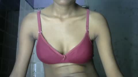 Snapshot of avery_lust01 chatting on 6, 6, 2026 avery_lust01 online show from 6, 6, 2026