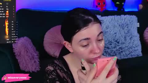 AveryWillow online show from 3, 4, 2026