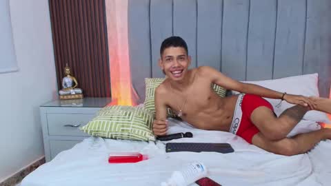 Javier y Lorena online show from 8, 3, 2025