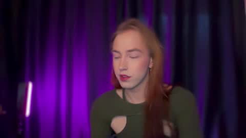 avril_pearly_ online show from 10, 2, 2026