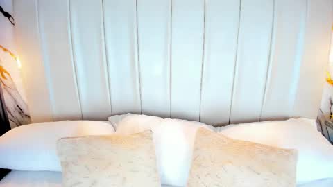 Avy  online show from 10, 10, 2025