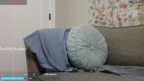 Snapshot of awfullyaudrey chatting on 12, 2, 2025 AudreySins online show from 12, 2, 2025