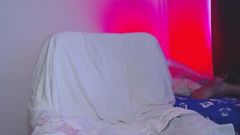 Independiente Model online show from 28, 10, 2025