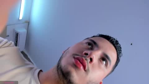 axel_grey_ online show from 5, 4, 2026