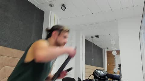 Axel  online show from 28, 5, 2026