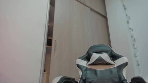 Snapshot of axelblaze_1 chatting on 28, 3, 2026 axelblaze_1 online show from 28, 3, 2026