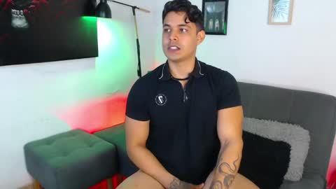 Snapshot of axell_dior chatting on 30, 4, 2026 axell online show from 30, 4, 2026