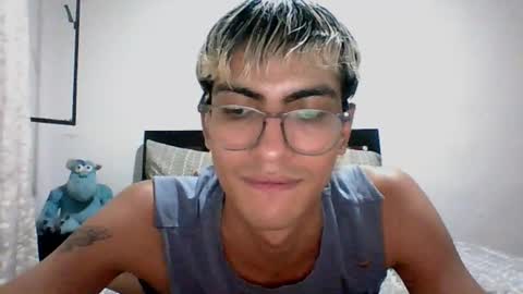 Snapshot of axellatino_ chatting on 5, 12, 2024 Axel  online show from 5, 12, 2024