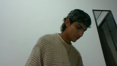 Snapshot of axellatino_ chatting on 5, 3, 2025 Axel  online show from 5, 3, 2025