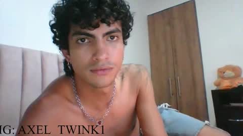 Snapshot of axellatino_ chatting on 25, 9, 2025 Axel  online show from 25, 9, 2025