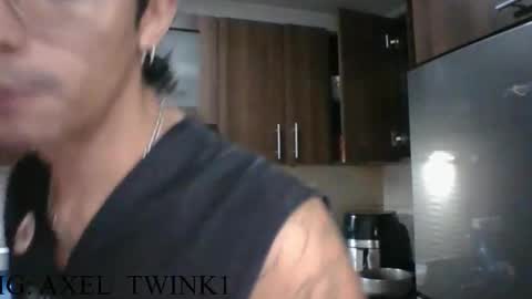 Snapshot of axellatino_ chatting on 7, 10, 2025 Axel  online show from 7, 10, 2025