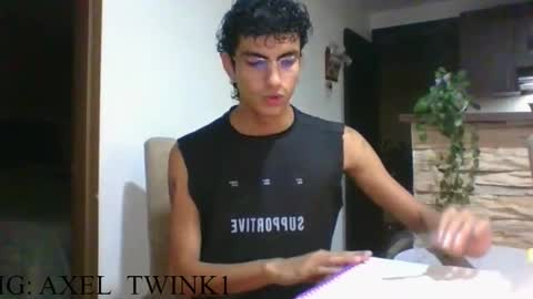 Snapshot of axellatino_ chatting on 19, 10, 2025 Axel  online show from 19, 10, 2025