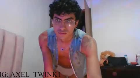 Snapshot of axellatino_ chatting on 3, 11, 2025 Axel  online show from 3, 11, 2025