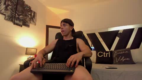 axelmartinezz online show from 19, 6, 2026
