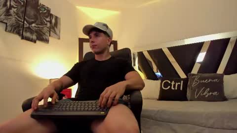 axelmartinezz online show from 2, 7, 2026
