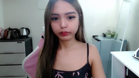 Snapshot of ayalvrs18 chatting on 9, 9, 2025 ayalvrs18 online show from 9, 9, 2025