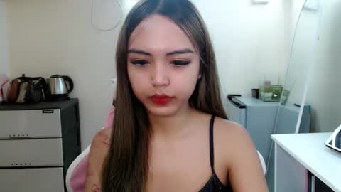 Snapshot of ayalvrs18 chatting on 10, 9, 2025 ayalvrs18 online show from 10, 9, 2025