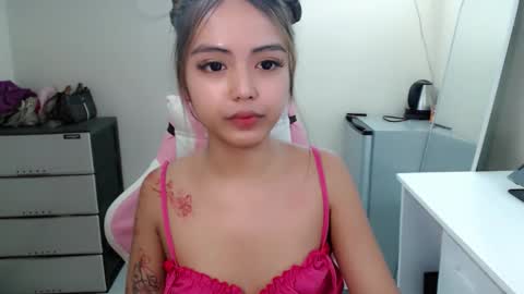 Snapshot of ayalvrs18 chatting on 2, 10, 2025 ayalvrs18 online show from 2, 10, 2025