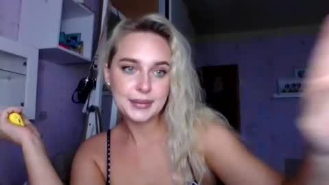 Snapshot of aylinn9999 chatting on 18, 7, 2026 aylinn9999 online show from 18, 7, 2026