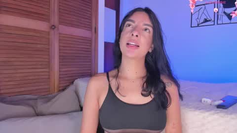 Snapshot of aylinnzambrano_ chatting on 12, 10, 2025 Aylin  online show from 12, 10, 2025