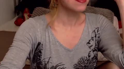 Snapshot of aylynrichard chatting on 4, 1, 2025 aylynrichard online show from 4, 1, 2025