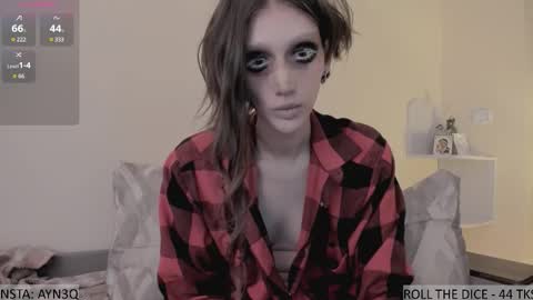 Snapshot of ayn3q chatting on 28, 9, 2025 AYNEK fansly online show from 28, 9, 2025