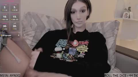 Snapshot of ayn3q chatting on 13, 10, 2025 AYNEK fansly online show from 13, 10, 2025