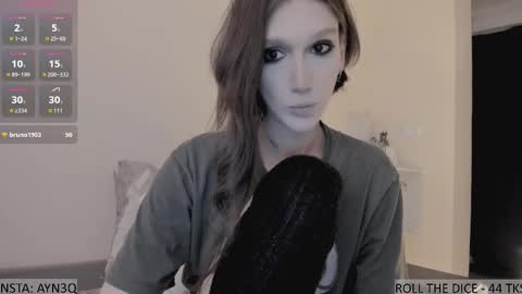 Snapshot of ayn3q chatting on 27, 10, 2025 AYNEK fansly online show from 27, 10, 2025