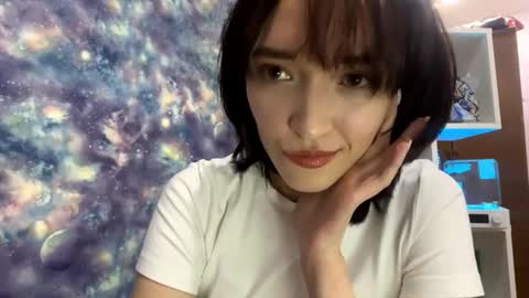 Snapshot of azaleegansen chatting on 28, 10, 2025 Minro online show from 28, 10, 2025