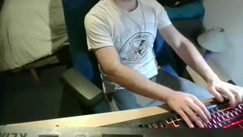 Snapshot of azdert2100 chatting on 9, 11, 2025 azdert online show from 9, 11, 2025