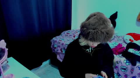 Azu Moure online show from 5, 3, 2026