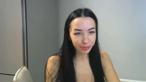 Snapshot of babe_catherine chatting on 3, 1, 2025 babe Sara3 online show from 3, 1, 2025