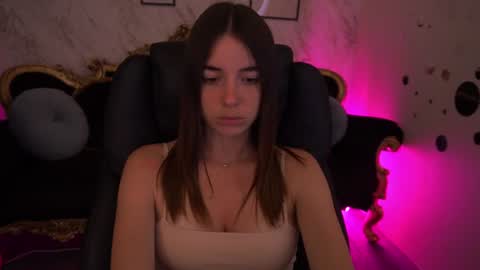 Snapshot of babe_dollie chatting on 22, 6, 2026 Babe online show from 22, 6, 2026