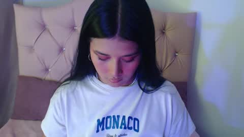 Snapshot of baby_honey24 chatting on 10, 1, 2025 BABY HONEY online show from 10, 1, 2025