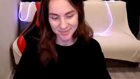 baby_kitte online show from 2, 1, 2025