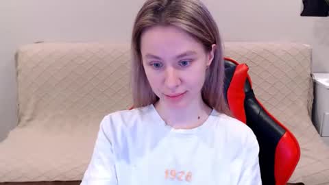 baby_kitte online show from 9, 2, 2025